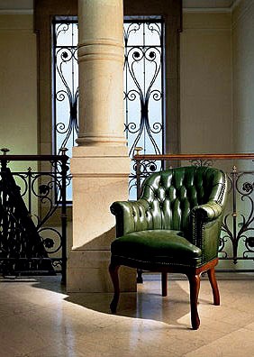 A leather upholstered armchair Admiral, Mascheroni