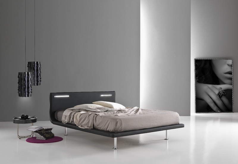 Double bed Free Essepi