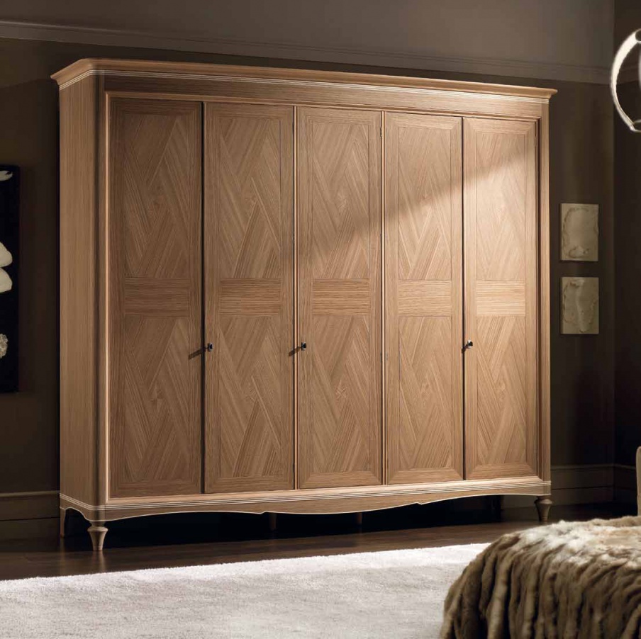 Wardrobe with 5 swing doors as Chanel, Arve Style