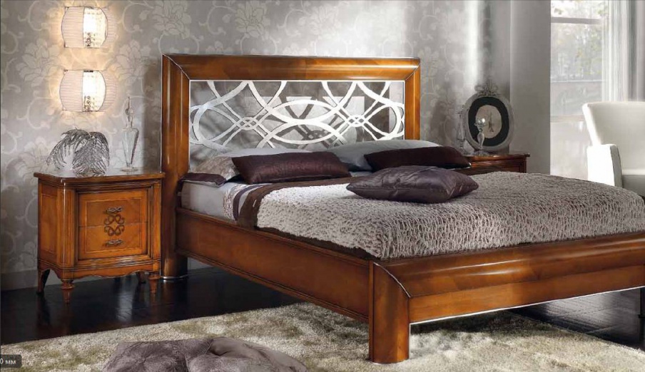 Bed with carved headboard in white lacquer Chanel, Arve Style