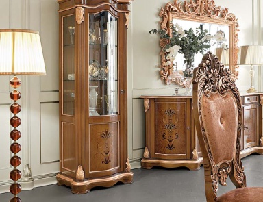 Showcase with glass facade of Bella Vita Modenese Gastone