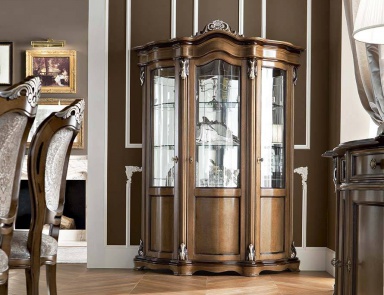 Showcase with glass facade of Bella Vita Modenese Gastone