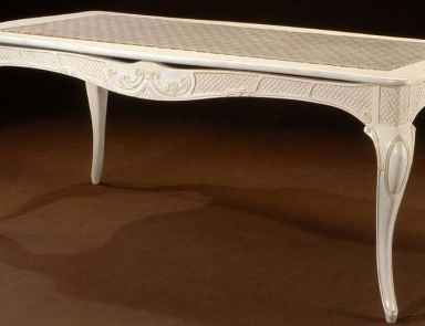Dining table in lacquer shade ivory Ester, Arve Style