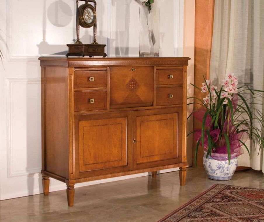 The cupboard in veneer with lockable Ice, Arve Style