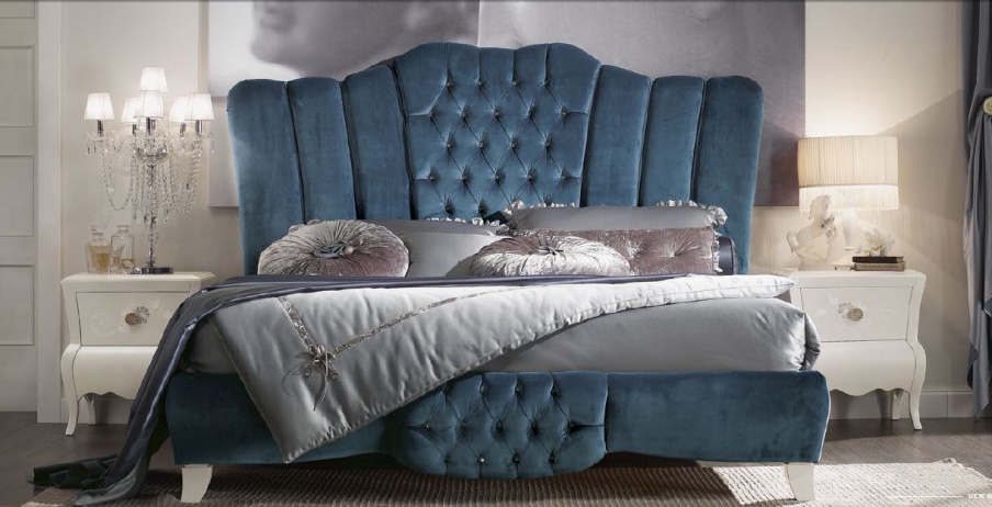 Bed with with stitch-Capito blue in the shade New Romantic, Arve Style