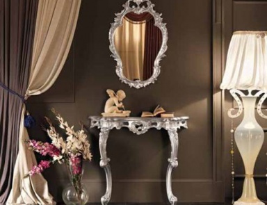 The console is made of solid wood Villa Venezia, Modenese Gastone