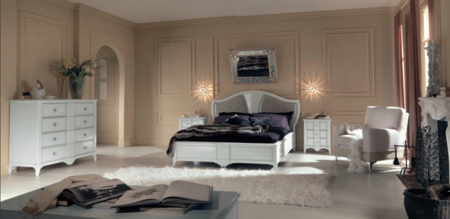 Bedroom set in white lacquer Salieri, Arve Style