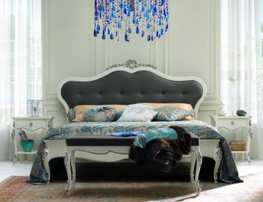 Set for bedroom in white lacquer, CACO-leather and silver Venere, Arve Style