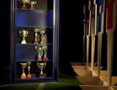 Showcase with a frame made of solid wood Trophy, Modenese Gastone 