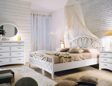 Bedroom set in white lacquer with silver ornament Naima, Arve Style