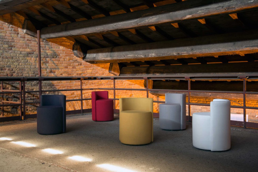 Chair round Percy, Domingo Salotti