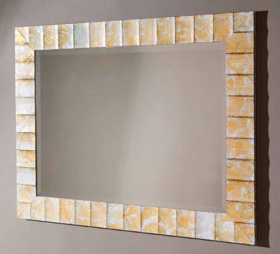 The mirror wall with decorative trim, Mirandola export 