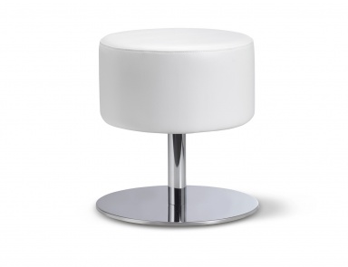 Leather pouf Myr, Domingo Salotti