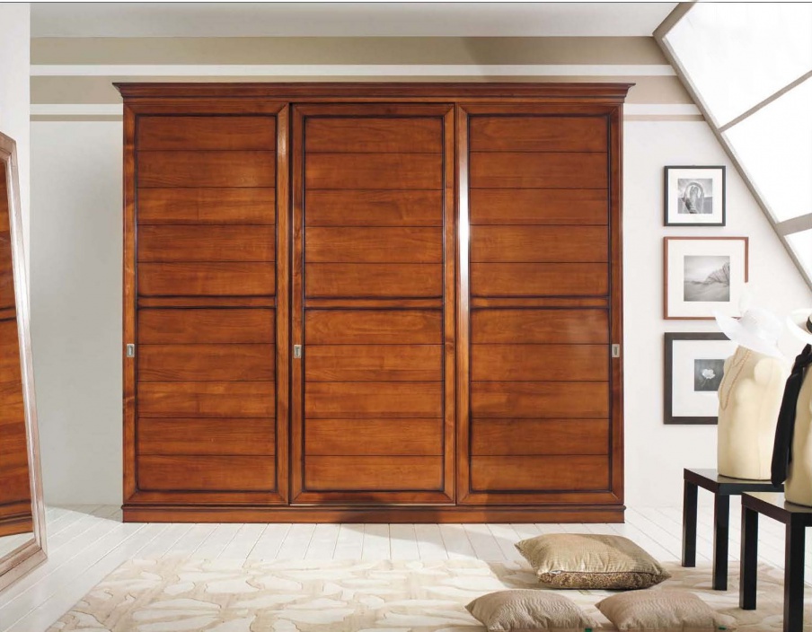 Wardrobe with decorative trim, Mirandola Export