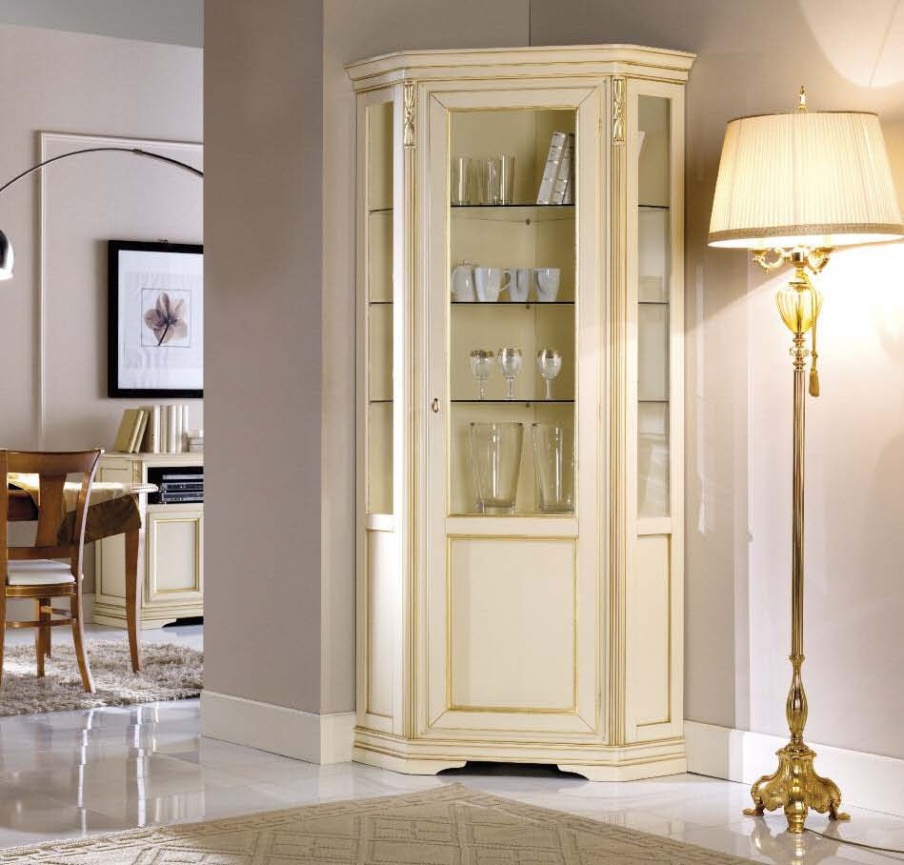 Corner showcase in classical style, Mirandola Export