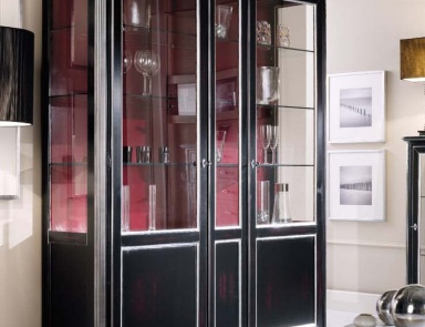 Showcase in classical style, Mirandola Export