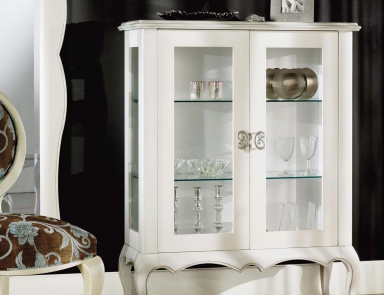 Showcase on bent legs, Mirandola Export