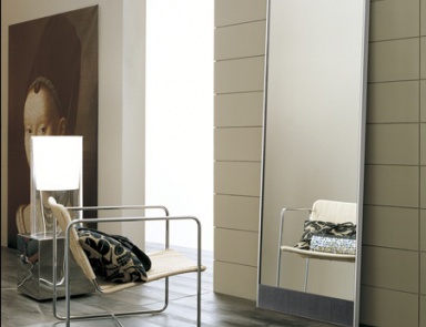 Mirror frame made of wood veneer in Manhattan, Alf