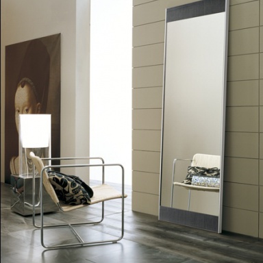 The Mirror Of Manhattan