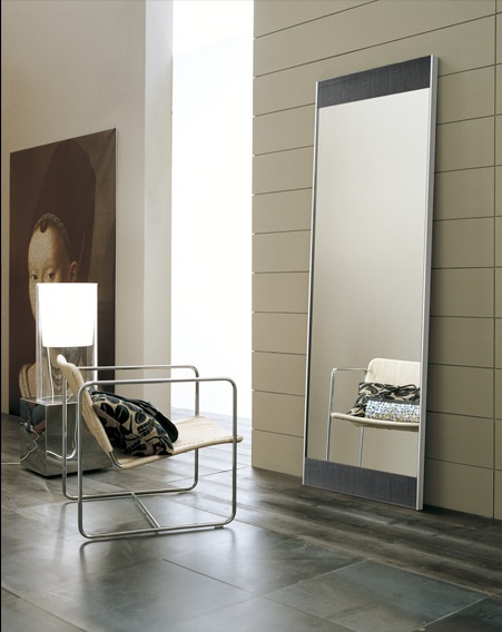 Mirror frame made of wood veneer in Manhattan, Alf