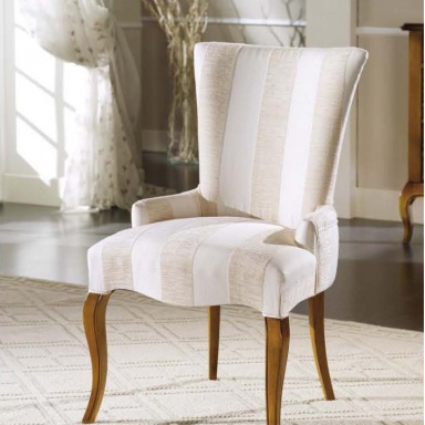 Chair with armrests Dec?