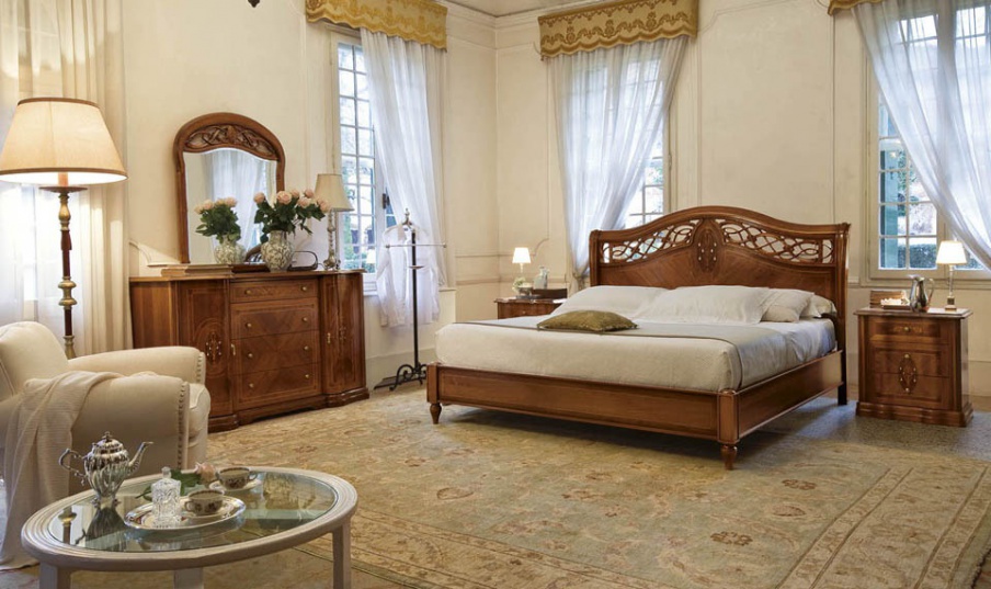 Bed with headboard in carving and inlay Montenapoleone, Alf