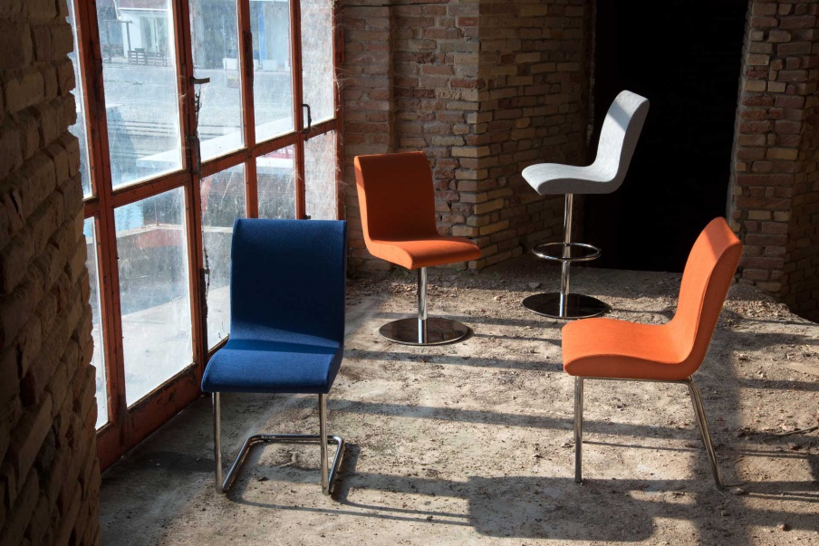 Bar chair with metal base Slim, Domingo Salotti