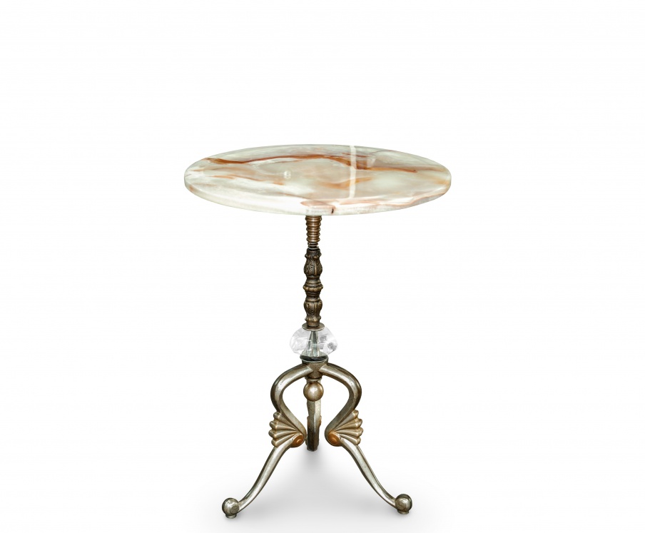 Table with top made of onyx Nile, Luna Bella