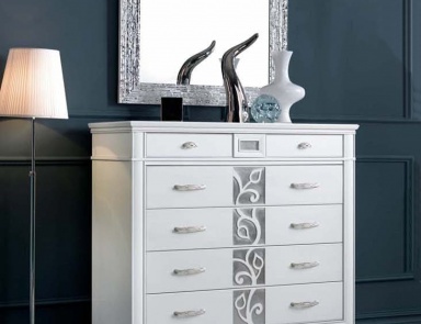 A chest of drawers with a decorative pattern, Mirandola Export