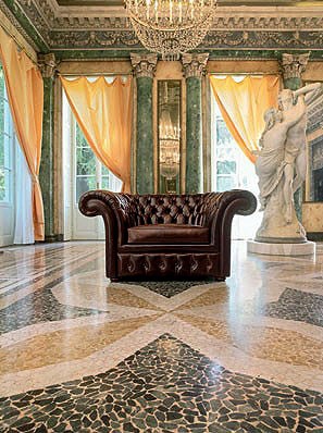 Armchair upholstered in leather Rojal, Mascheroni