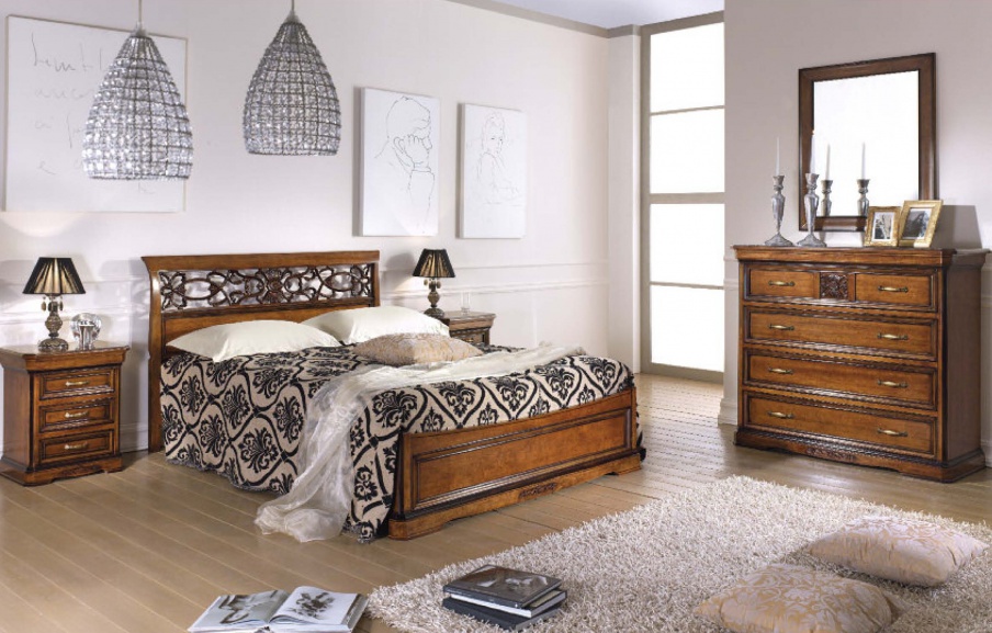 Bedroom (Suite bedroom) with carved headboard, Mirandola Export