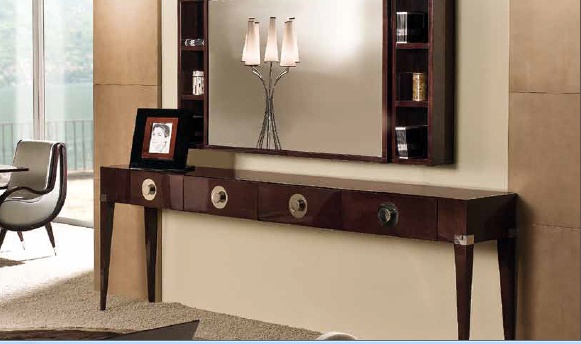 The console on high legs, Tura