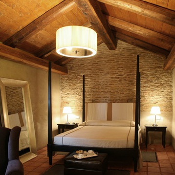 Master bedroom (set for hotel room) Glamour