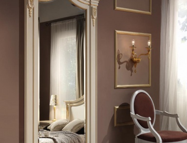The mirror wall in the decoration of lacquer and gilding Beatrice, Onlywood
