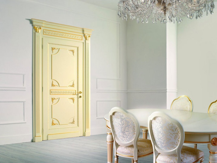 The door in the decoration of lacquer and gilding Feliksana, Onlywood