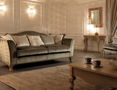 Three-seater sofa on carved legs in lacquer Varsavia, Tosconova