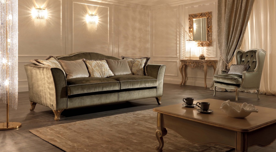 Three-seater sofa on carved legs in lacquer Varsavia, Tosconova