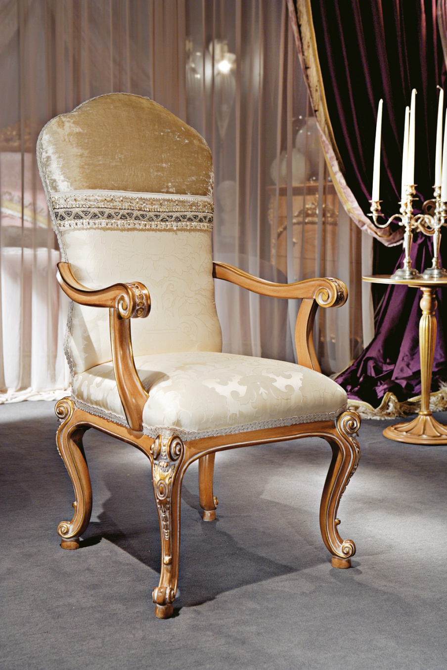 Chair with armrests, Medea