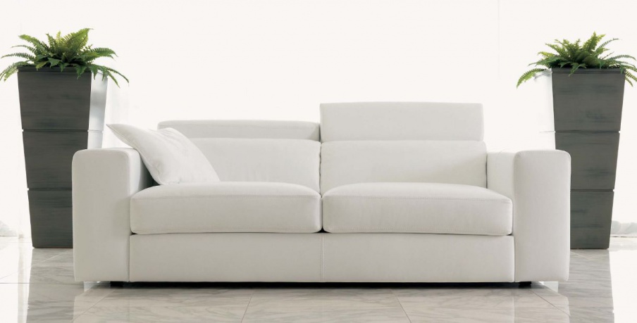 Three-seater sofa in the upholstery leather Ascot, Tosconova