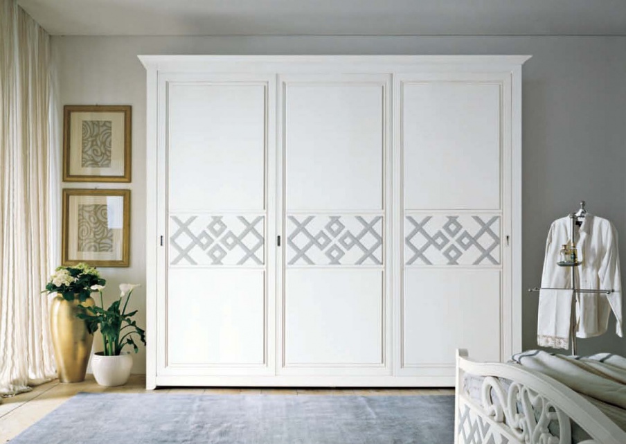 Wardrobe with three sliding doors, Mirandola Export
