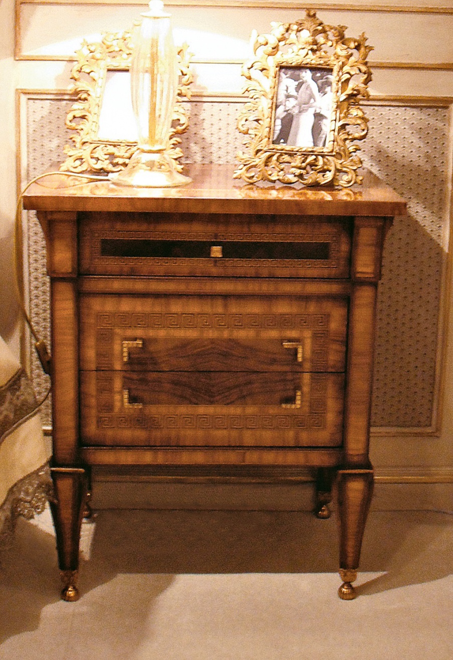 Bedside table, Medea