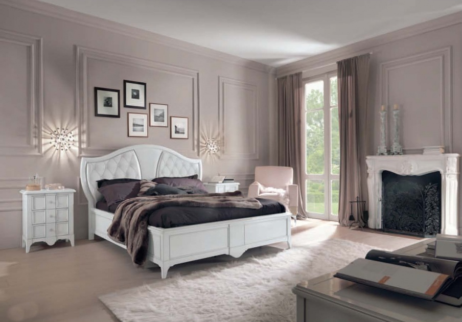 Bedroom (Suite bedroom) with bed with high upholstered headboard, Mirandola Export