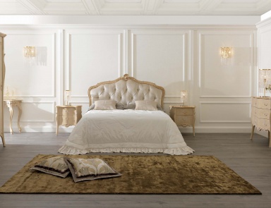 Bedroom set with carved decoration in gilt Vienna, Tosconova