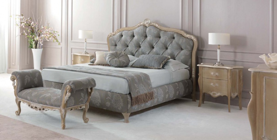 Bedroom set with carved frame Vienna, Tosconova