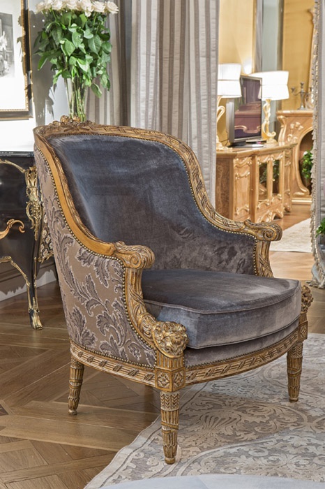 A chair with a semicircular back, Medea