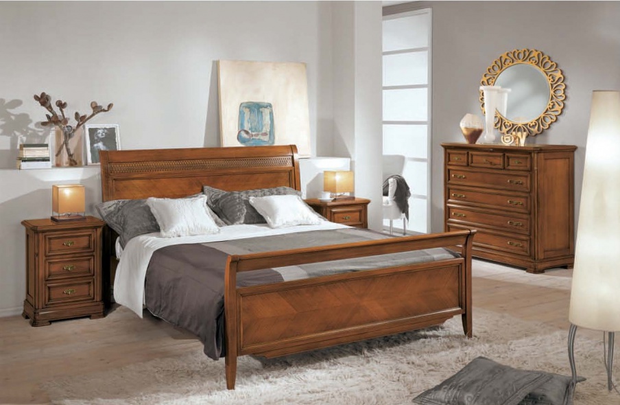 Bedroom (Suite bedroom) with decorative chest of drawers, Mirandola Export