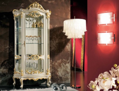 Showcase with gold trim, Mirandola Export