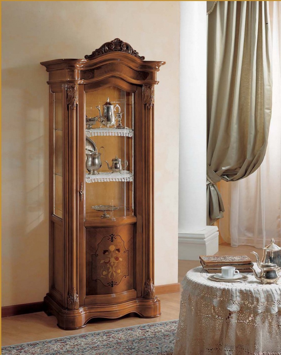 Showcase with inlay on the front, Mirandola Export