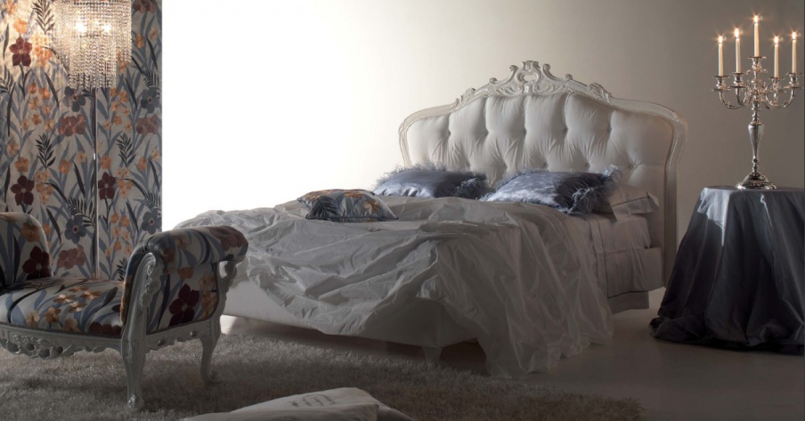 Bed on lacquered Baroque frame, Tosconova