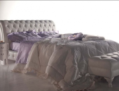 Headsets for bedrooms carved lacquered legs Lorenz, Tosconova (bench)